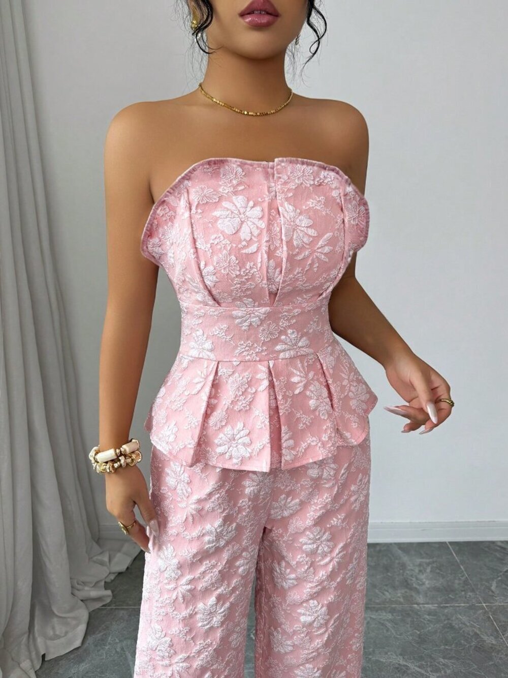 Pink Elegant Women's Floral Jacquard Camisole Top And Wide Leg Pants Set - Picture 4 of 7